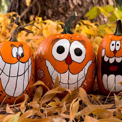 15 Pumpkin Painting Ideas for Halloween | Cute pumpkin faces, Pumpkin ...