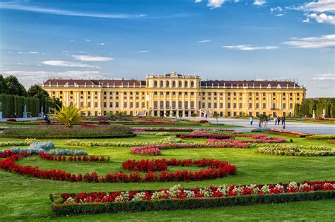 10 Must-See European Palaces - Great Value Vacations