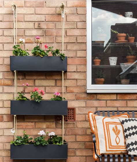 Wall Mounted Planters Outdoor Diy - The way you display your pots and ...