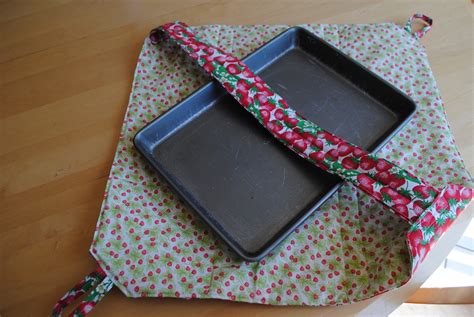 Craftication: Casserole Carrier