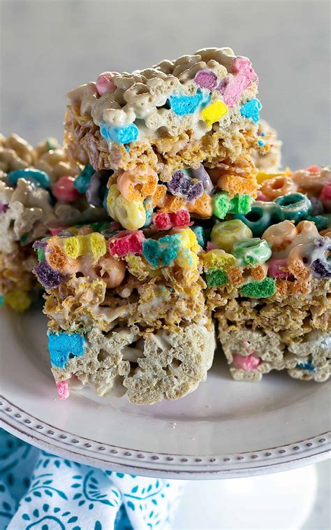 LAYERED CEREAL TREAT BARS {Cereal Marshmallow Krispies Treats}