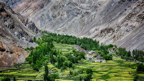 Hunza Valley Tours/Trips: Travel Pakistan & Karakoram Highway