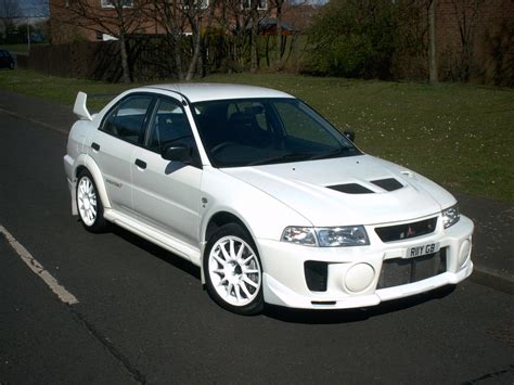 Mitsubishi Lancer Evolution V 2.0 (280) evo