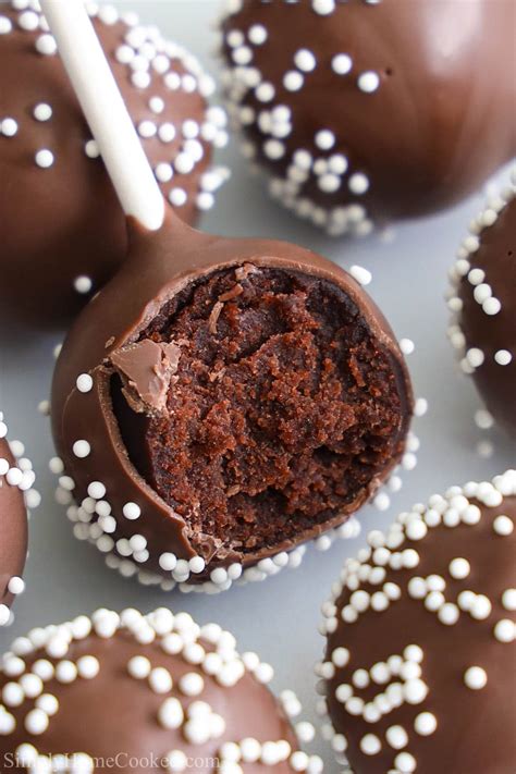 Chocolate Cake Pops (Starbucks Copycat) - Simply Home Cooked