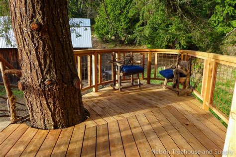 DIY: Hog Wire Deck Railing - Nelson Treehouse