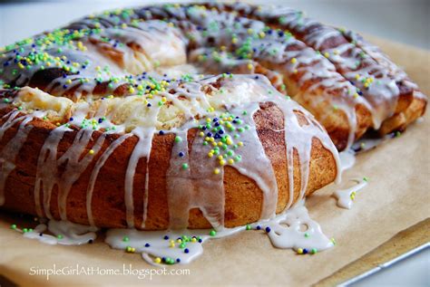 King Cake (With Cream Cheese Filling) Fake Out