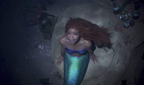 Little Mermaid Halle Bailey - KennyMarietta