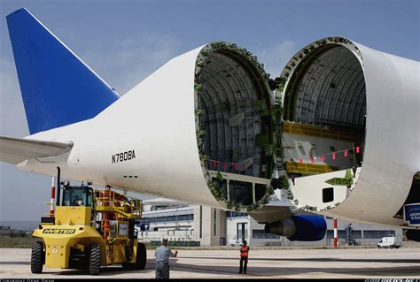 Boeing 747 Dreamlifter Cockpit