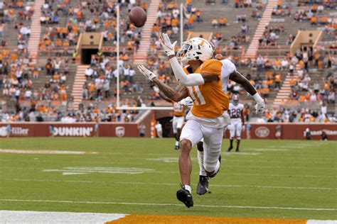 Jalin Hyatt Can Have 'A Big Year' For Tennessee Vols in 2022 - Sports ...