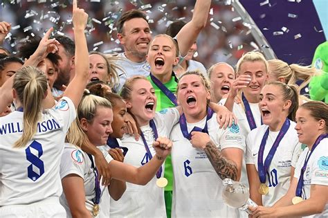 England's Euro 2022 winners urge next PM to support girls' football ...