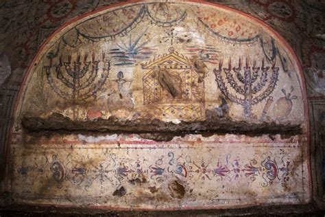 Tour the Roman Catacombs - Biblical Archaeology Society