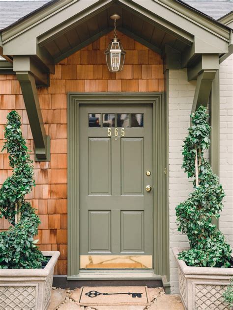 Green Front Doors for a Welcoming Entrance