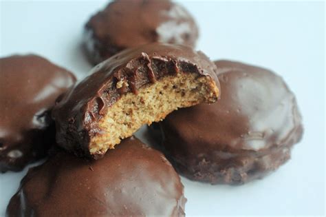 Vegan Chocolate Caramel Hobnob Biscuits – SpamellaB's Health Food Blog