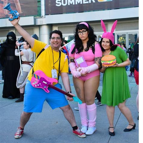 Bob's Burger's at Wondercon | Burger costume, Bobs burgers costume ...