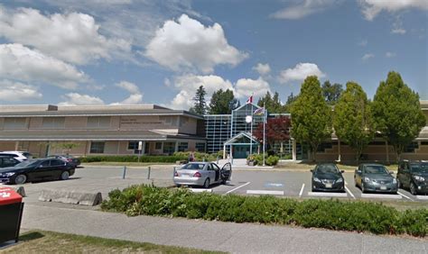 Afternoon classes cancelled after ‘possible threat’ at Langley, B.C ...