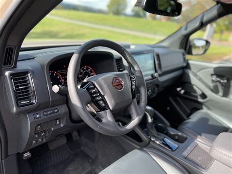 2022 Nissan Frontier: 105 Interior Photos | U.S. News