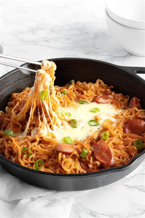 Extra Cheesy Korean Buldak Ramen (10 Minutes!) - That Cute Dish!