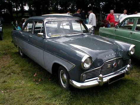 1950s Ford Zephyr Mk2 photograph at www.oldclassiccar.co.uk