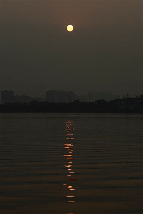 Reflection of Moonlight in River · Free Stock Photo