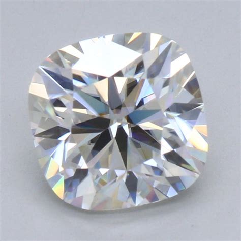 Distinctive Moissanite