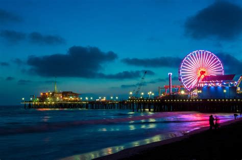 Seeks Ghosts: Haunted Santa Monica Pier