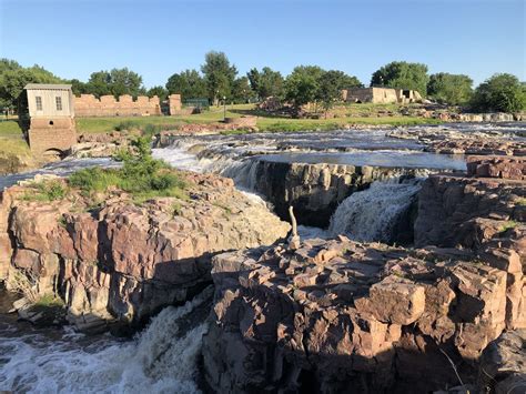 Falls Park, Sioux Falls, South Dakota - Hobbies on a Budget