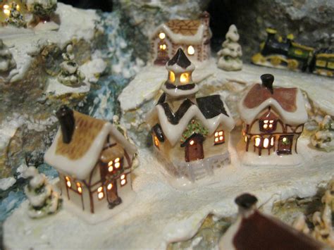 Sylvia Mobley at Pinerose Studio: Miniature Christmas Village