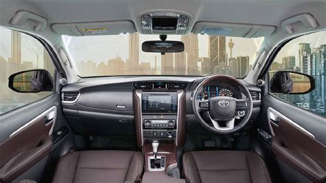 Toyota Fortuner Photo, Interior Image - CarWale