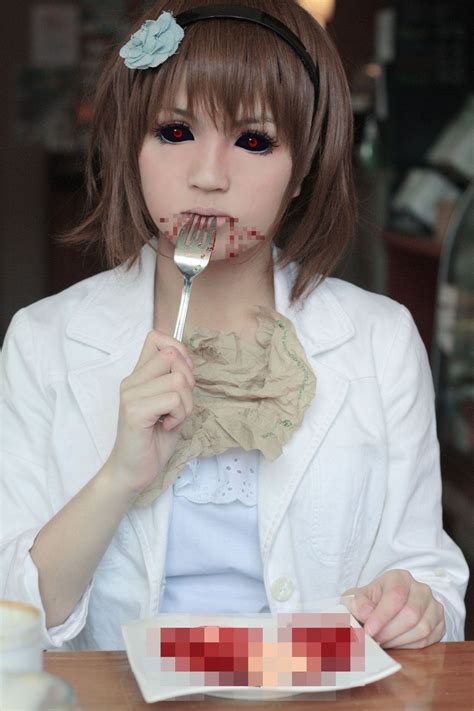 Hinami tokyo ghoul cosplay. She's so cute! I like how the "food" is ...