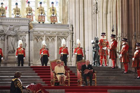 Queen Elizabeth II's Diamond Jubilee speech - Photo 1 - Pictures - CBS News