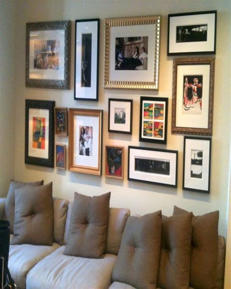 10+ How to Arrange Pictures on a Wall | Hanging pictures on the wall ...