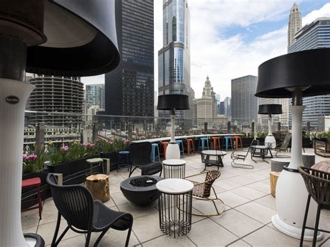 The 20 Hottest Rooftop Bars and Terraces in Chicago Right Now - Eater ...