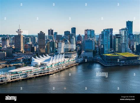 Vancouver skyline day hi-res stock photography and images - Alamy