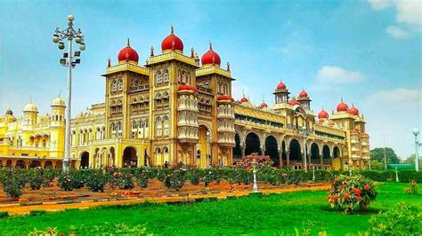 Mysore Palace (2021) - Location, Timings, Entry fee, Photos