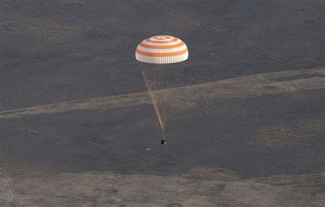 Soyuz Landing Photos: Expedition 49 Returns to Earth | Space