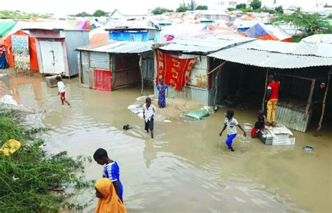 Somalia floods kill 10, displace more than 113,000 a year after drought ...