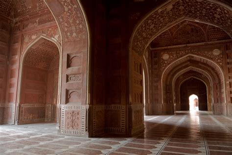 File:Arches inside the Taj Mahal Mosque, Agra.jpg - Wikimedia Commons