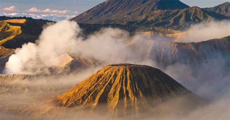 Volcanoes Of East Java - World Expeditions