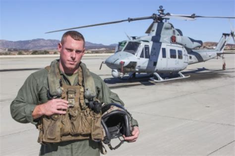 Face of Defense: Marine Helicopter Crew Chief Aims High > U.S ...