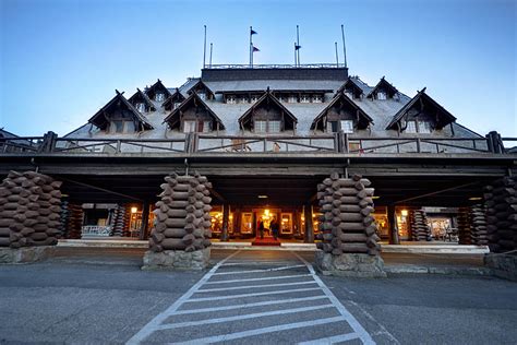 Old Faithful Inn: Picture-perfect memories from an unforgettable ...