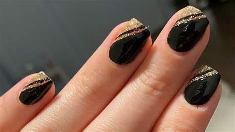 Black and gold nail art - YouTube