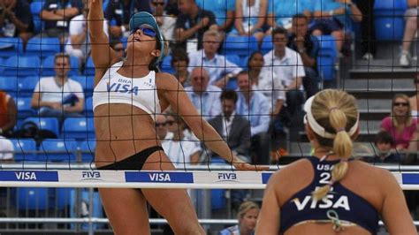 Female Olympic beach volleyball players can now cover up - World - CBC News