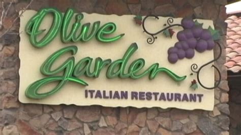 Olive Garden rolls out delivery service (get the breadsticks at home!)