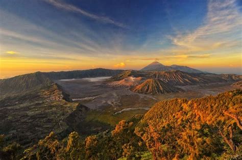 Menanti Matahari Terbit di Gunung Pananjakan - Bobo