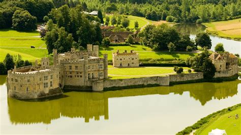 Leeds Castle, A Beautiful Little Palace! - Traveldigg.com