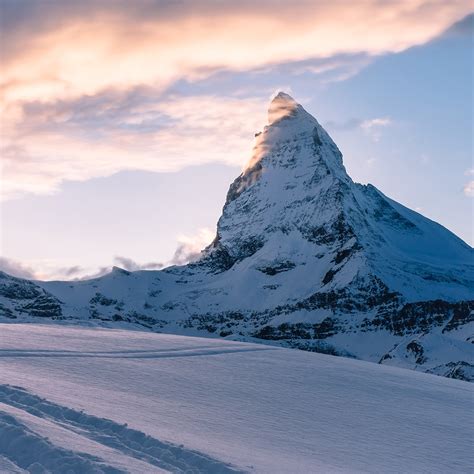 Skiing Zermatt Ski resort, Switzerland - book a trip with SKi Europe