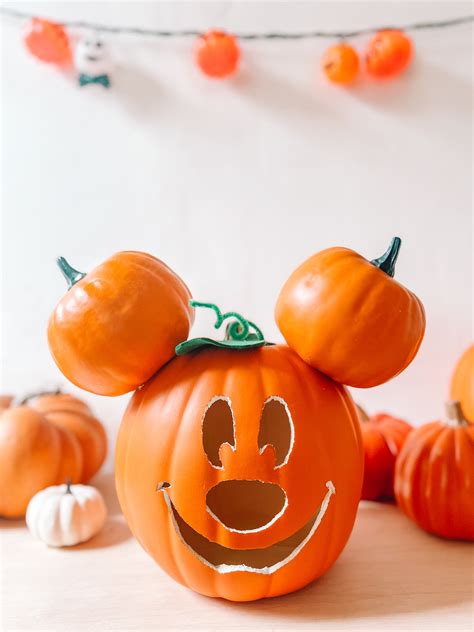 Mickey Mouse Pumpkin - ayanawebzine.com