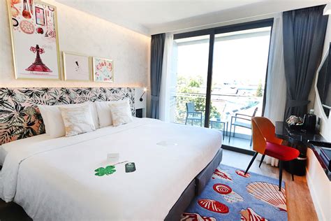 Premier Balcony Room – Hotel Clover Patong Phuket – Hotel in Patong