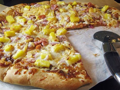 11 Pizzas You Should Definitely Try Pineapple On