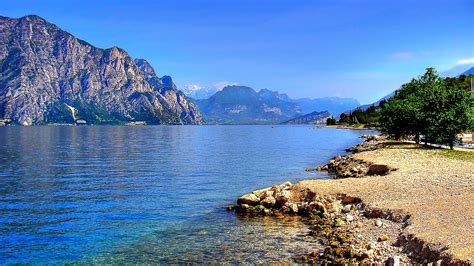 The Best Lake Garda Vacation Packages 2017: Save Up to $C590 on our ...